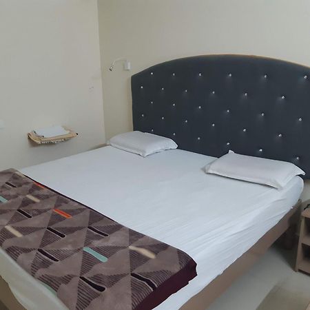 Srinivasa Hotel Tirupati Dış mekan fotoğraf