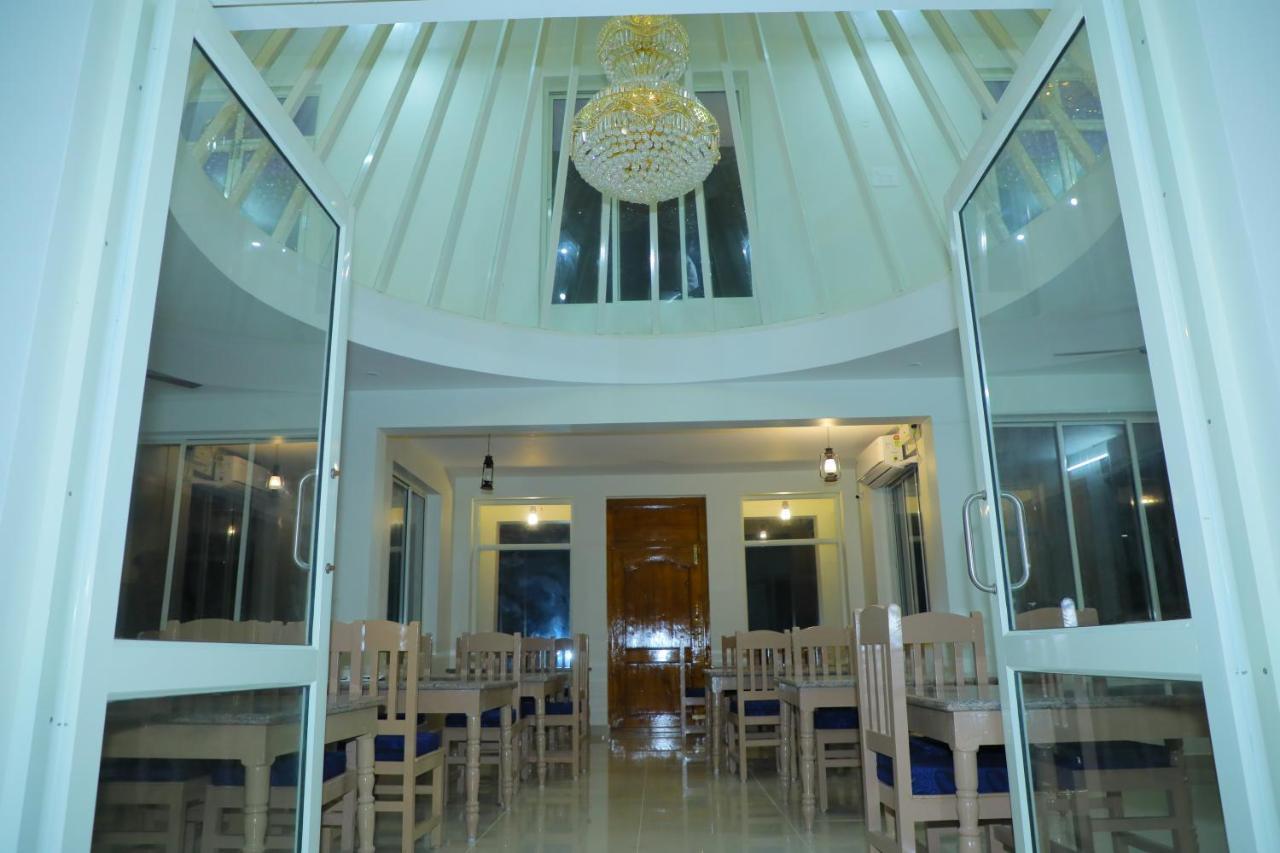 Srinivasa Hotel Tirupati Dış mekan fotoğraf