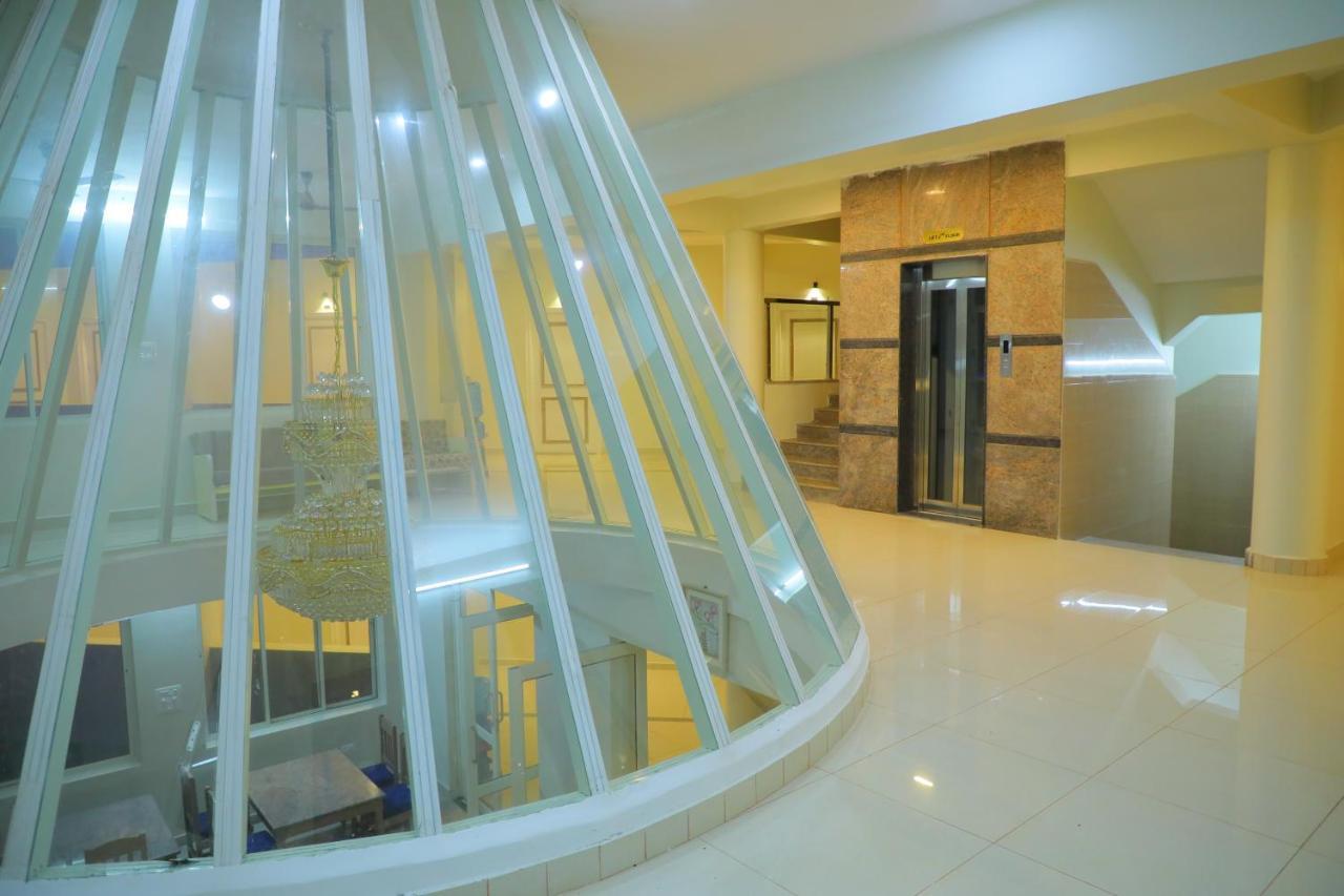 Srinivasa Hotel Tirupati Dış mekan fotoğraf