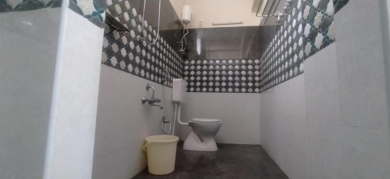 Srinivasa Hotel Tirupati Dış mekan fotoğraf