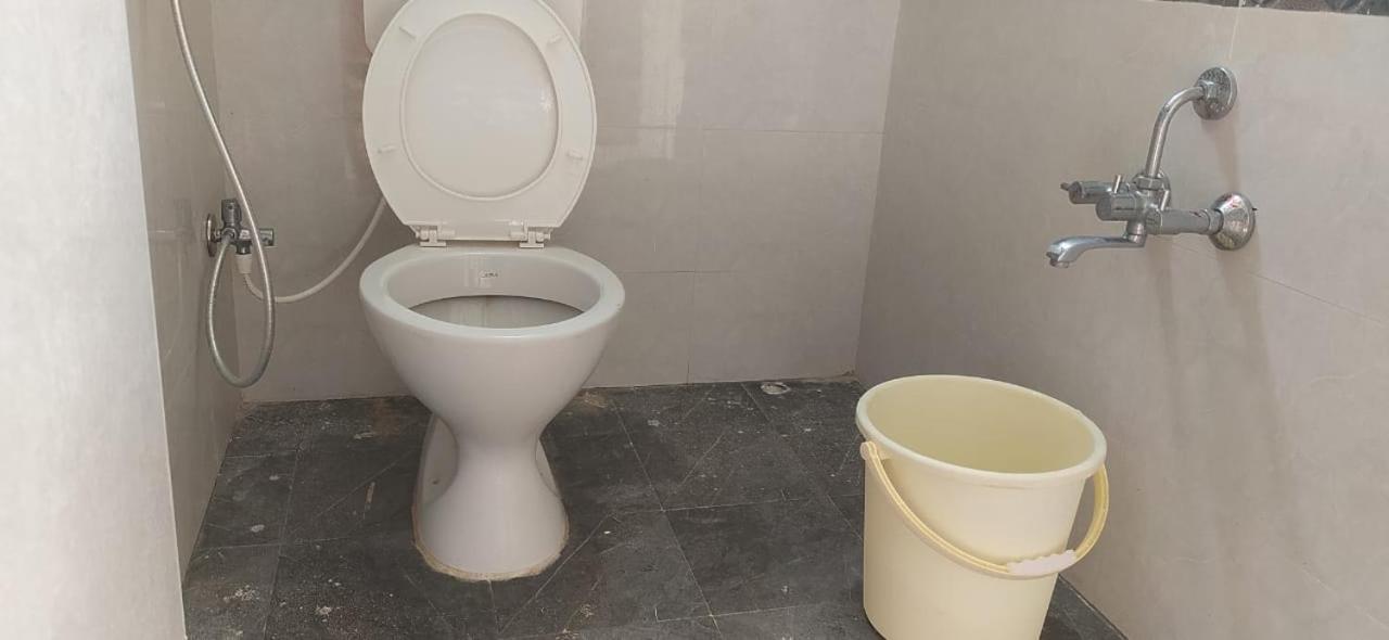 Srinivasa Hotel Tirupati Dış mekan fotoğraf