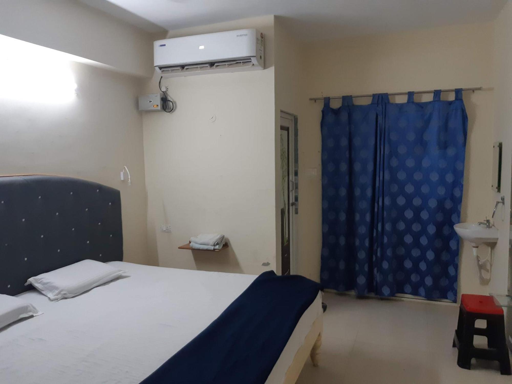 Srinivasa Hotel Tirupati Dış mekan fotoğraf